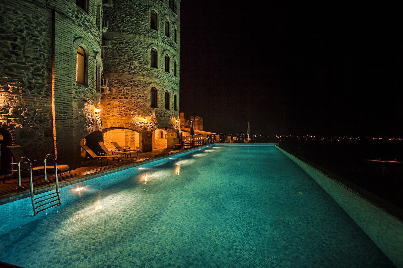 Hotel Royal Batoni Kvareli Esterno foto
