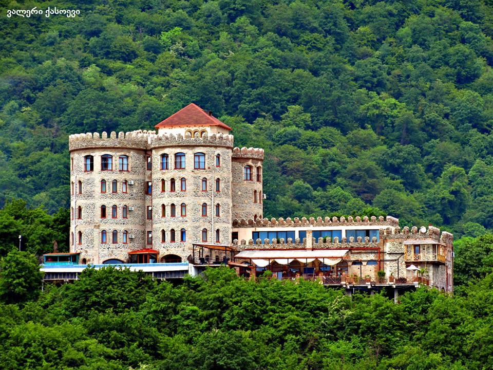 Hotel Royal Batoni Kvareli Esterno foto