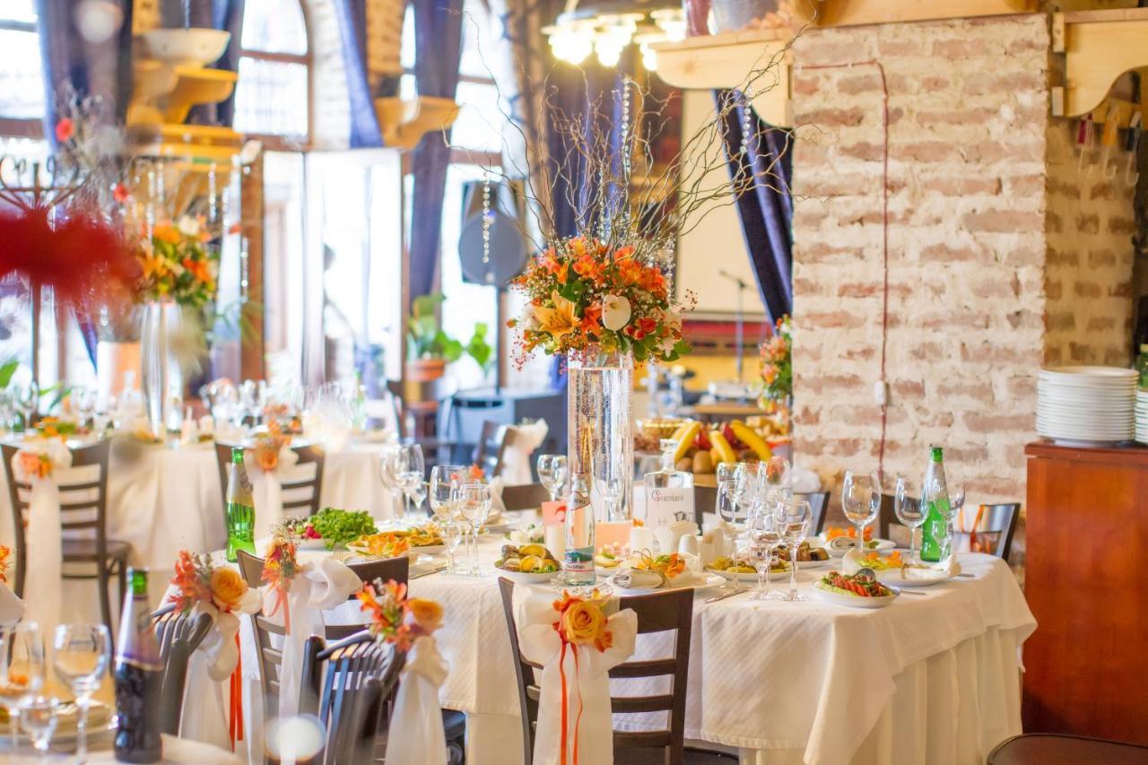 Hotel Royal Batoni Kvareli Esterno foto