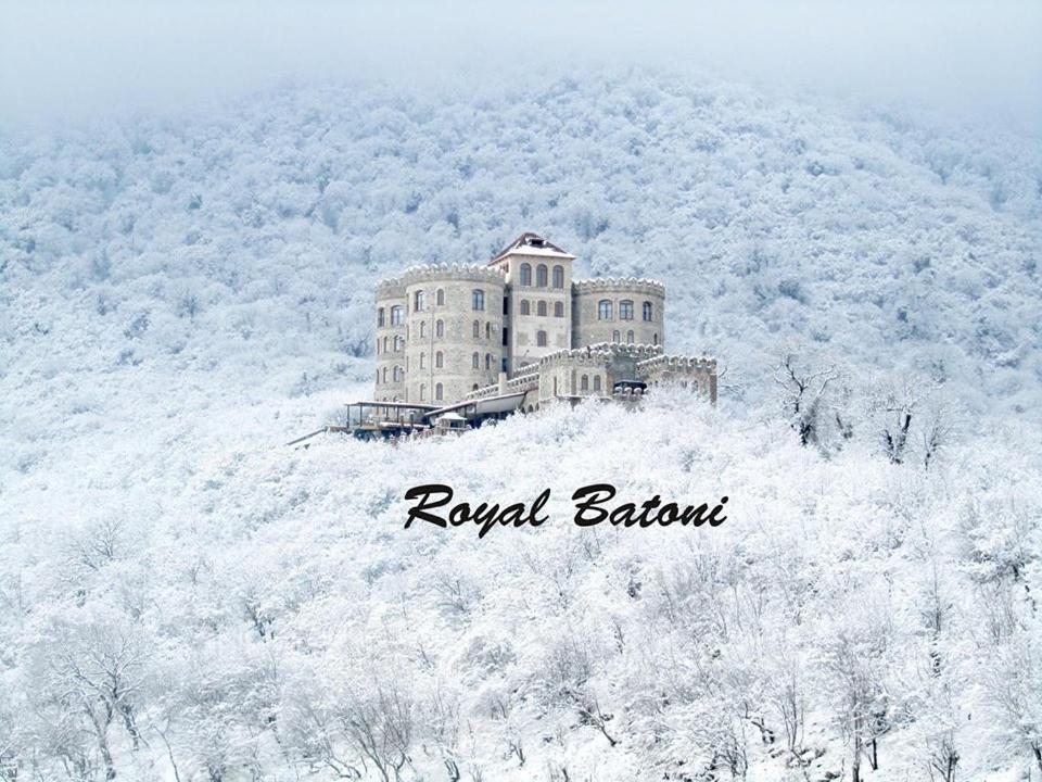 Hotel Royal Batoni Kvareli Esterno foto